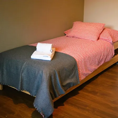 Mayers Swiss House, Private For 2-6 Guests بيت للعطل ماتين